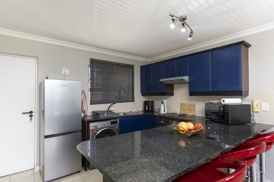 To Let 2 Bedroom Property for Rent in Heritage Park Western Cape